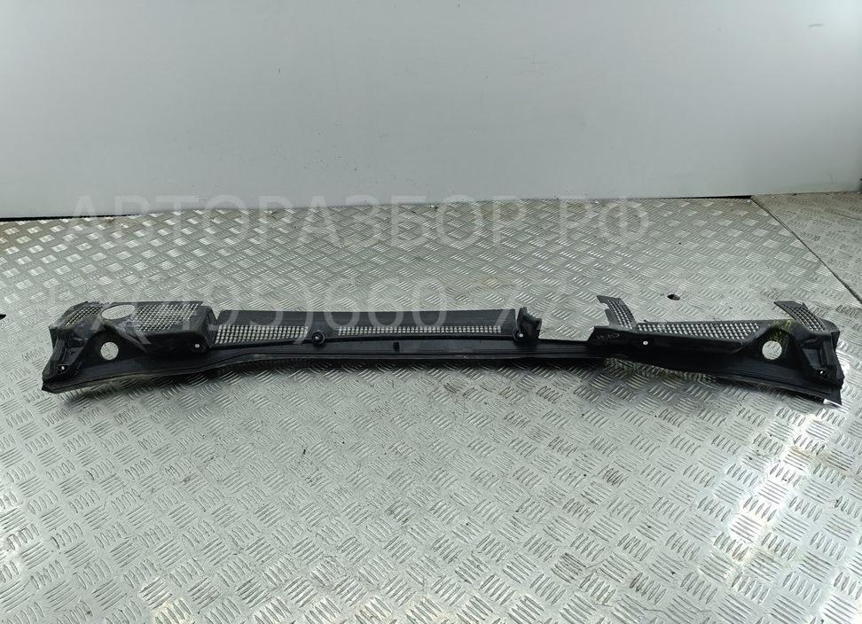 Решетка стеклоочистителей (Жабо)