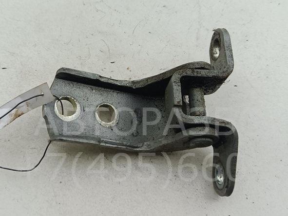 Петля двери