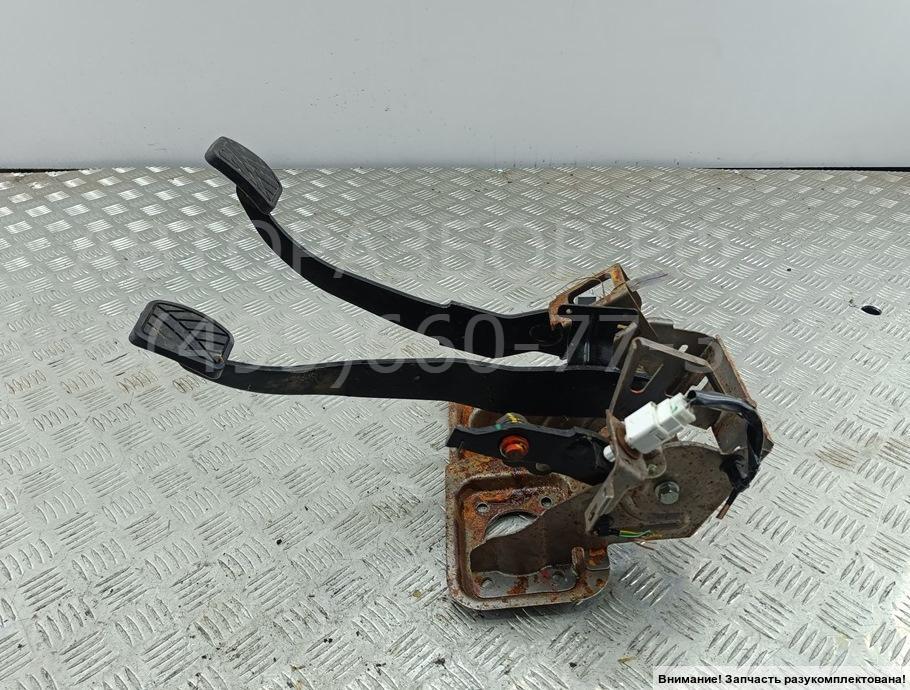 Блок педалей