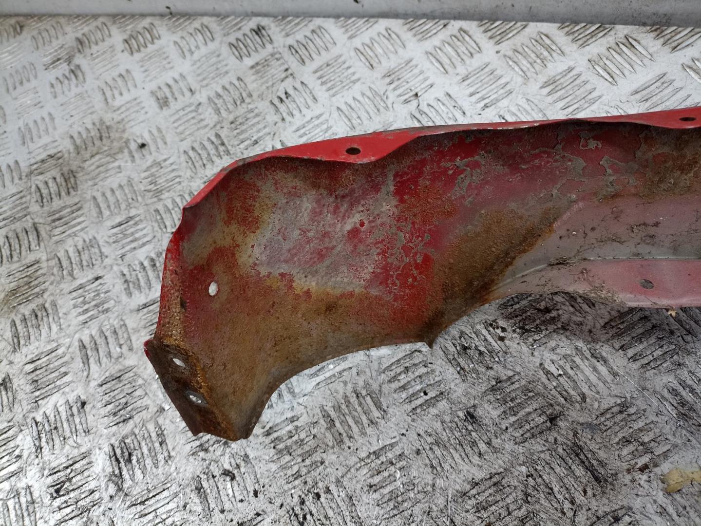 Крыло переднее правое