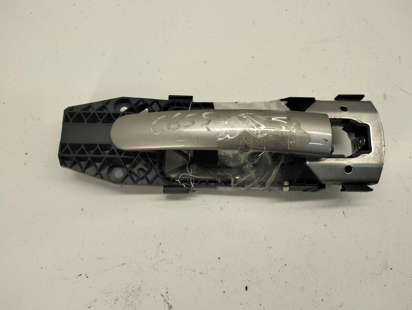 Ручка двери передней наружная левая