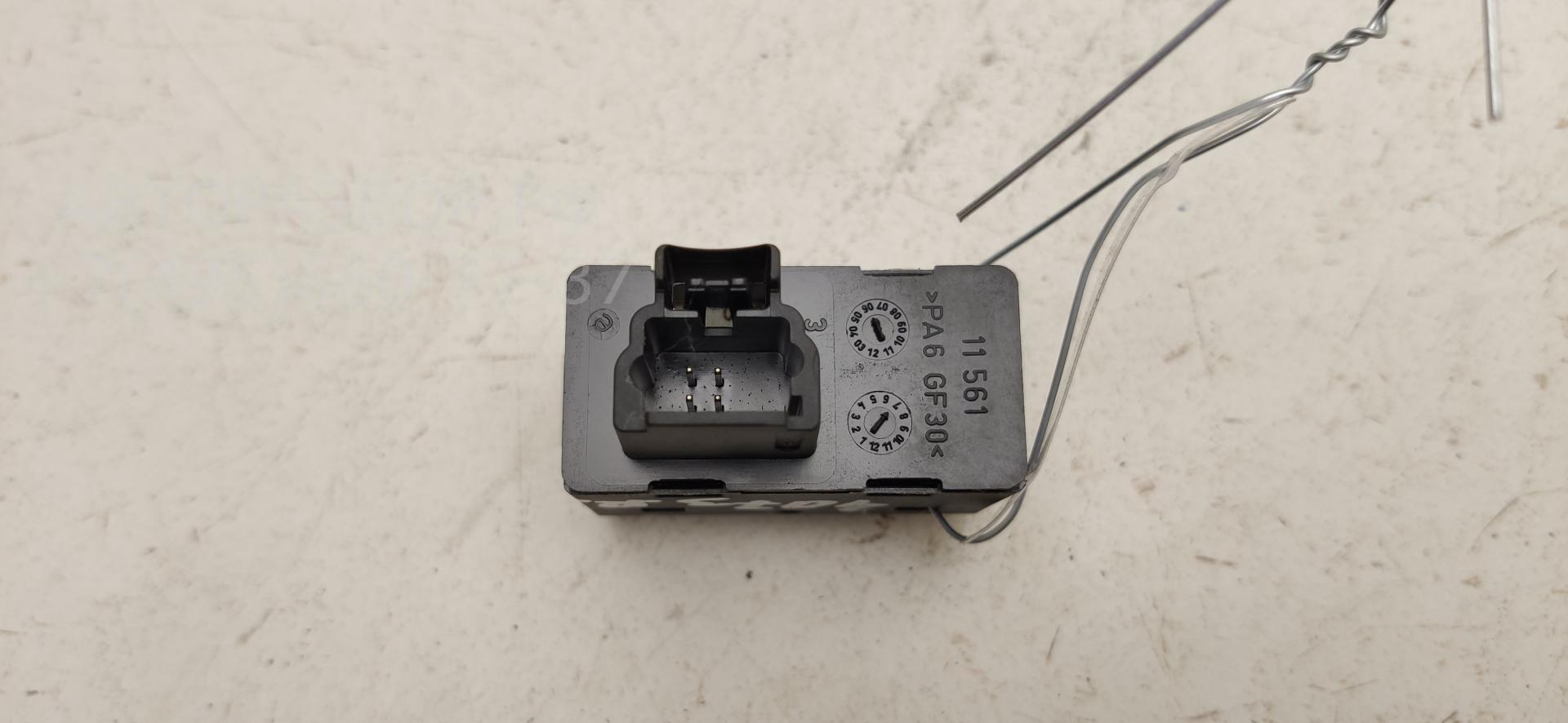 Кнопка стеклоподъемника