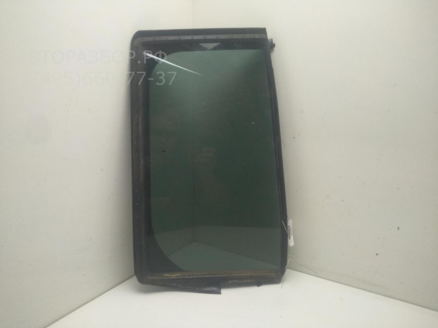 Стекло двери задней правой (форточка)