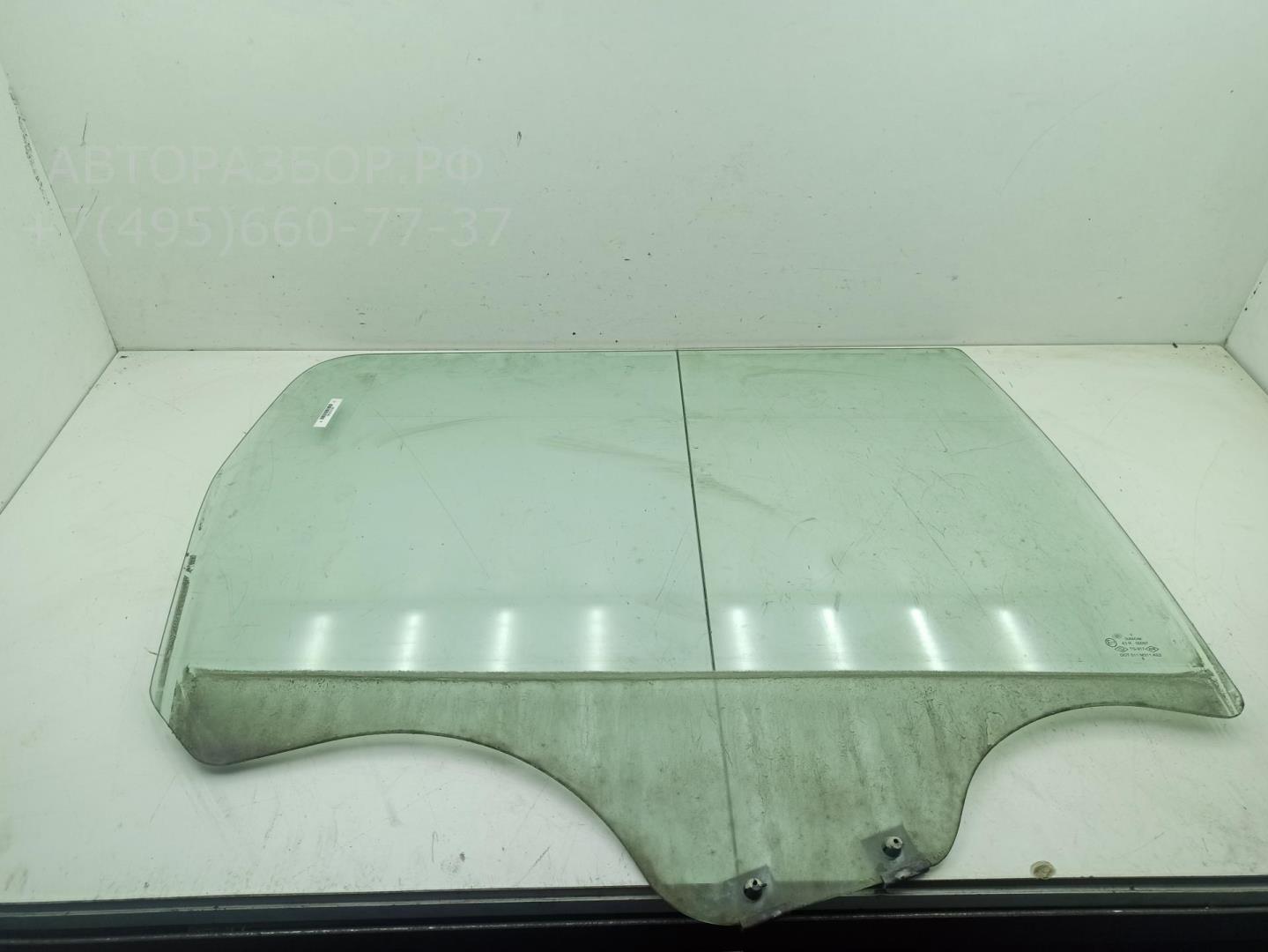 Стекло двери задней правой