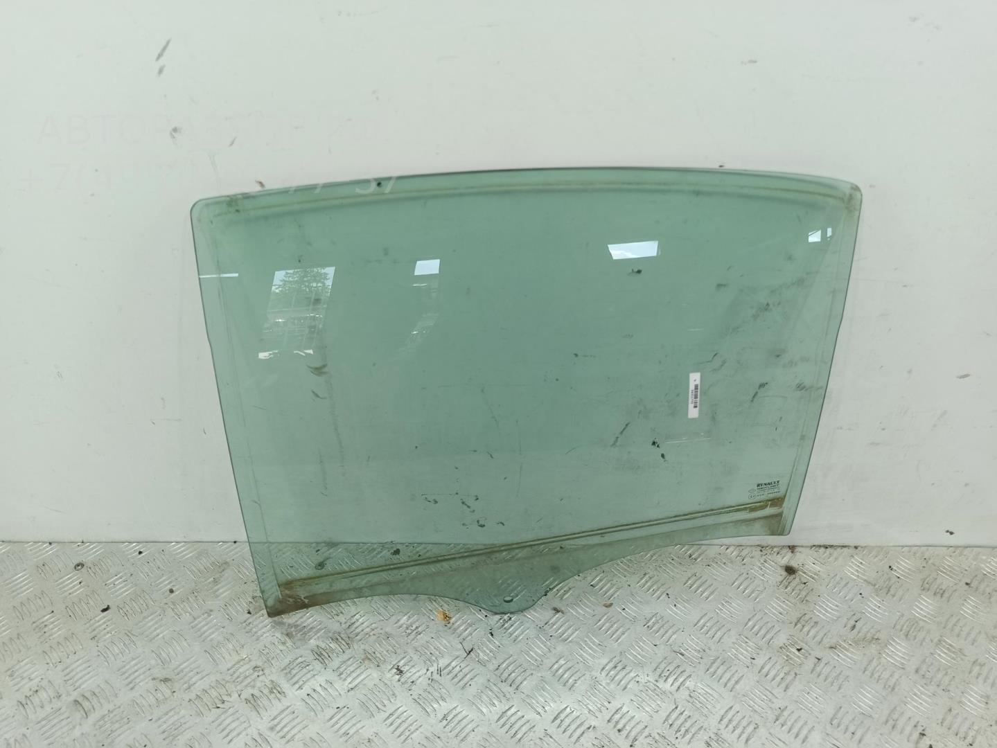 Стекло двери задней левой