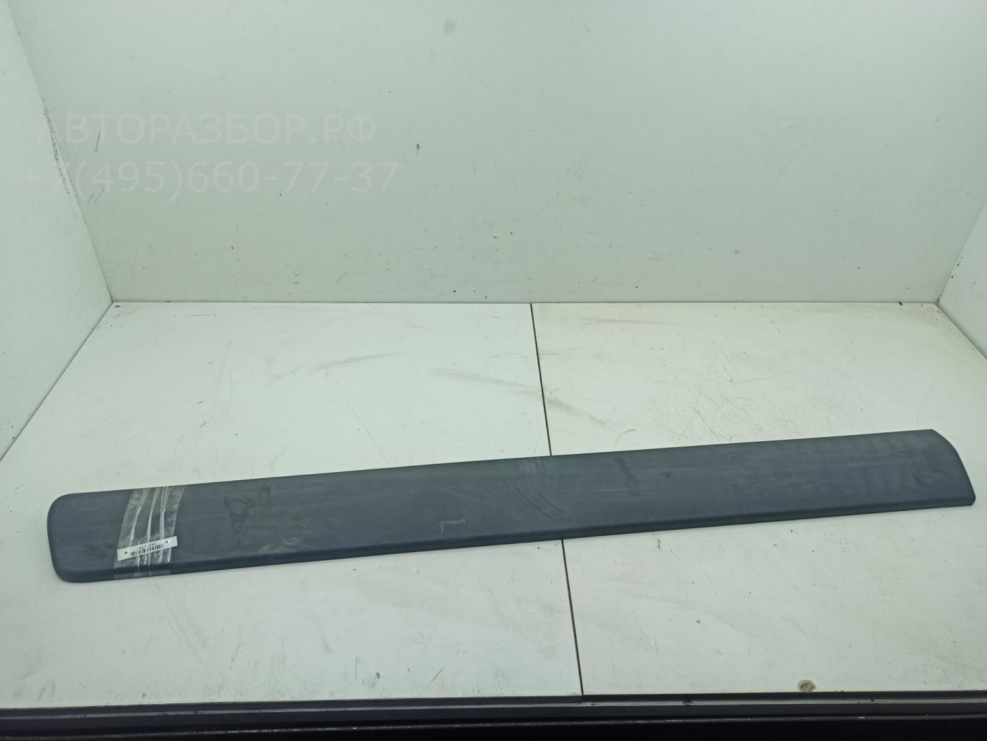 Молдинг двери передней левой