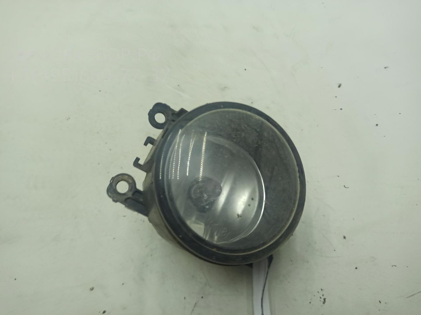 Фара противотуманная левая