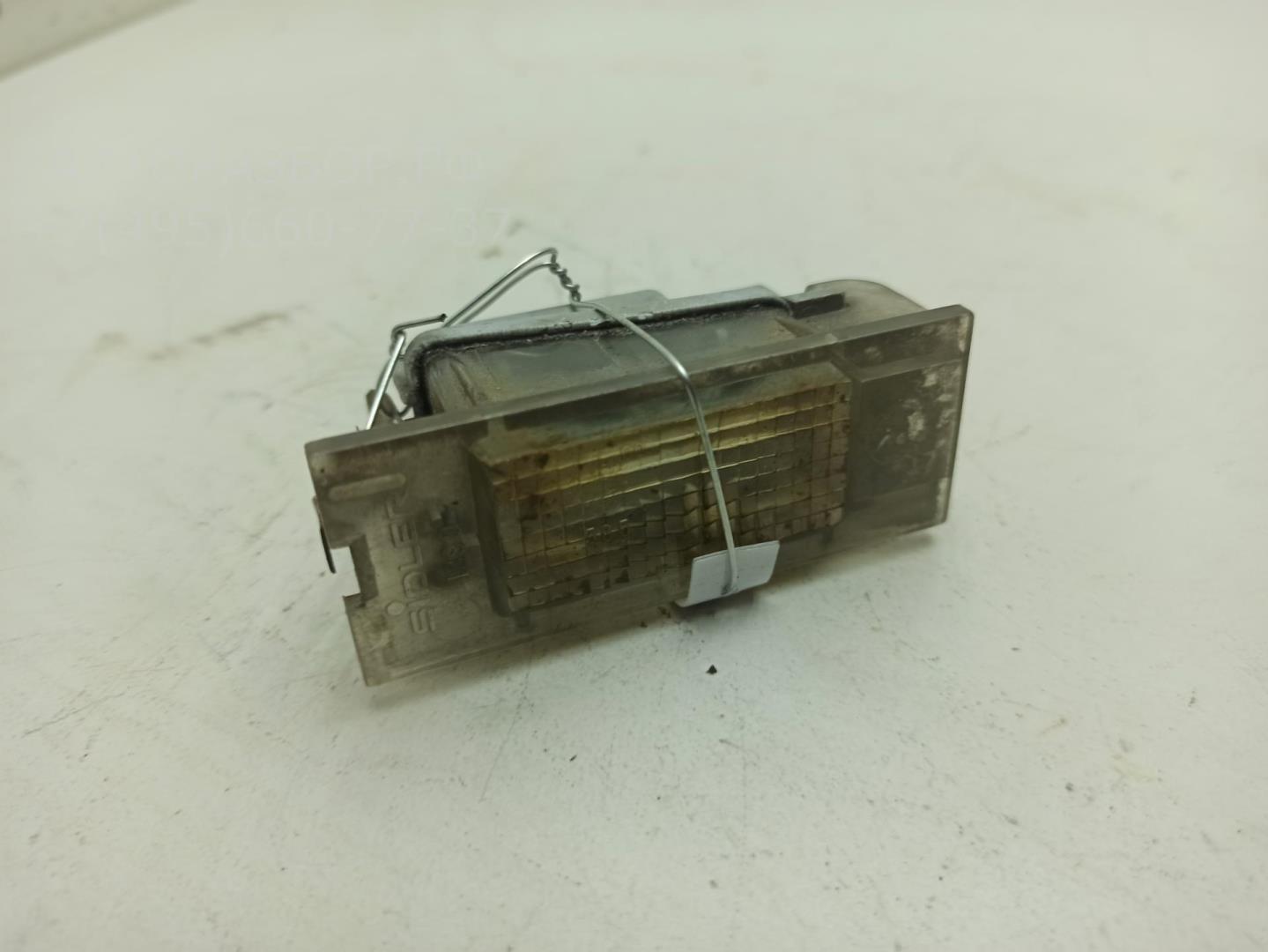 Фонарь подсветки номера