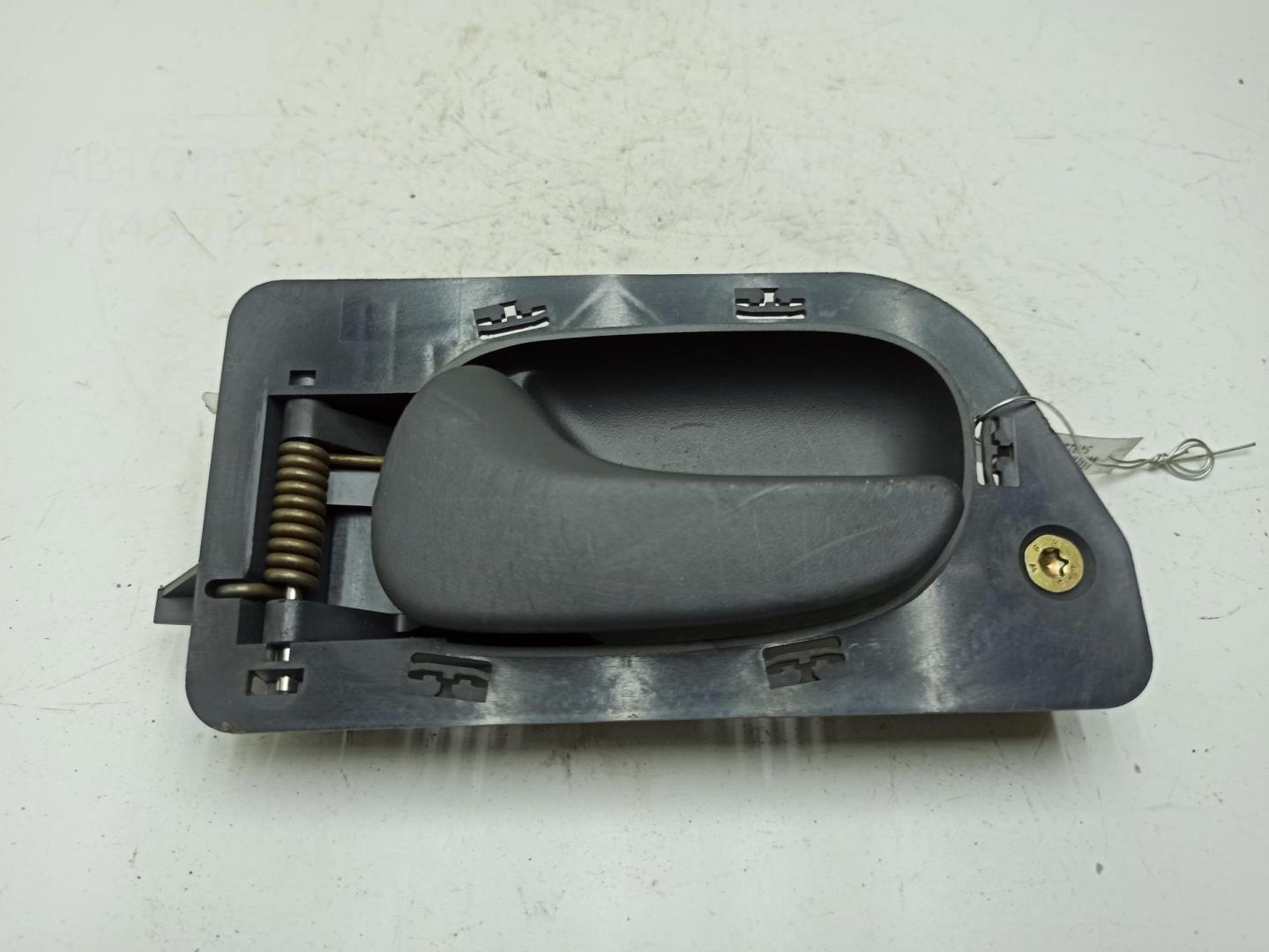 Ручка двери задней внутренняя левая