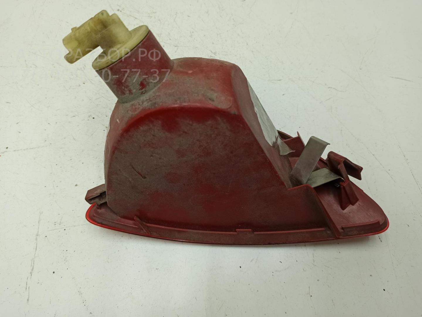 Фонарь задний в бампер правый