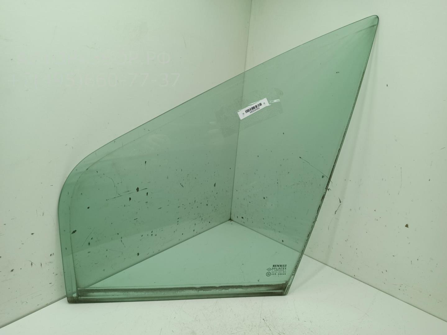 Стекло двери передней левой (форточка)