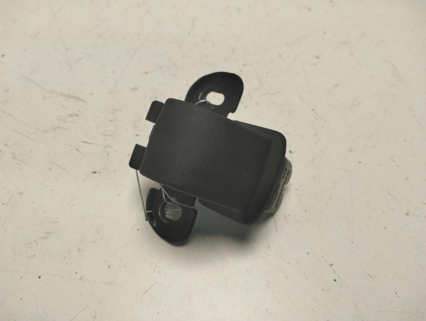 Замок двери задней левой