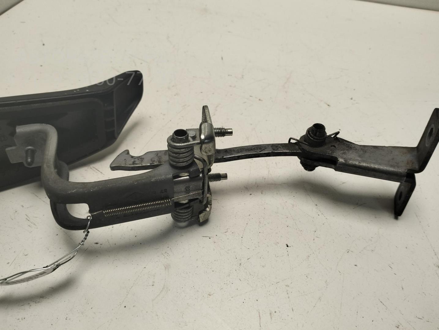 Ограничитель двери