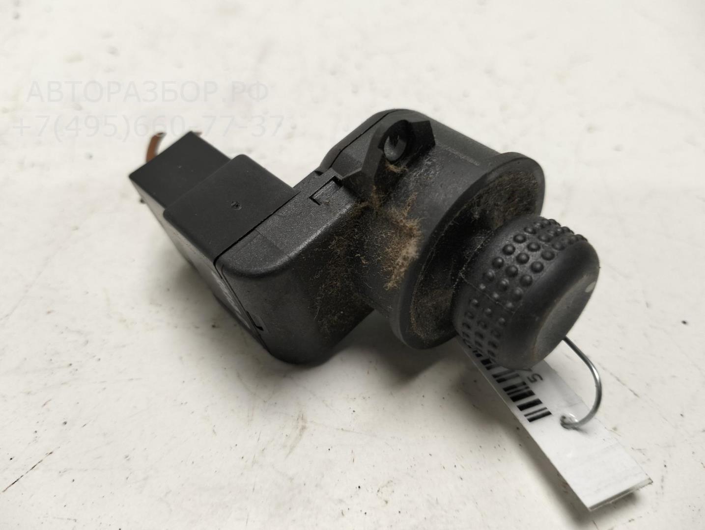 Кнопка регулировки зеркала