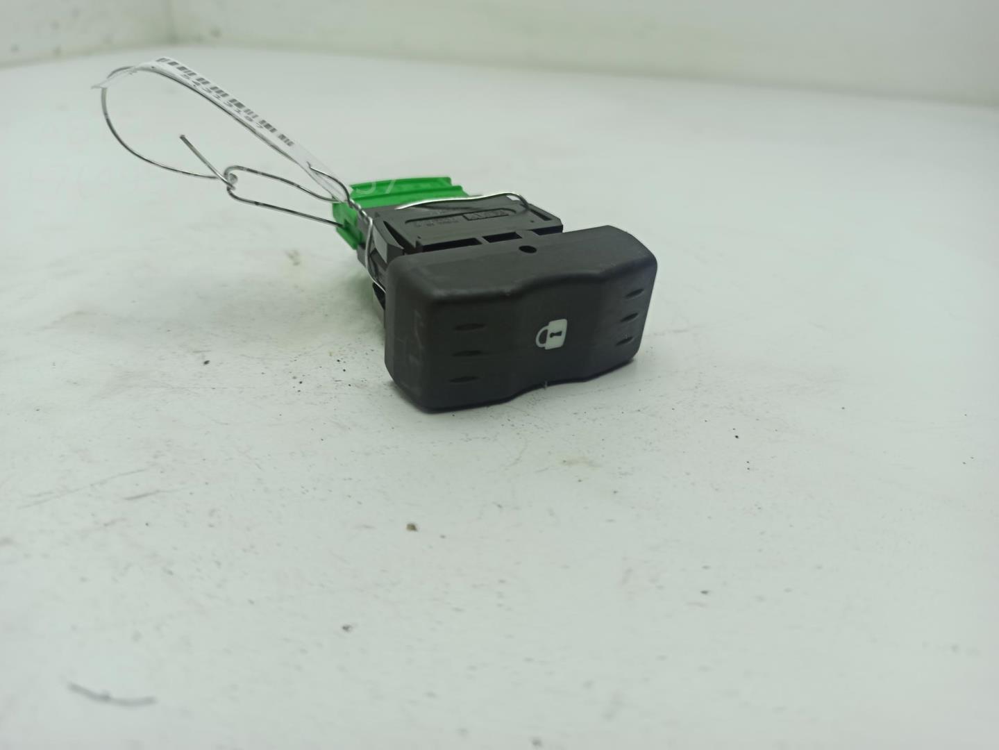 Кнопка центрального замка