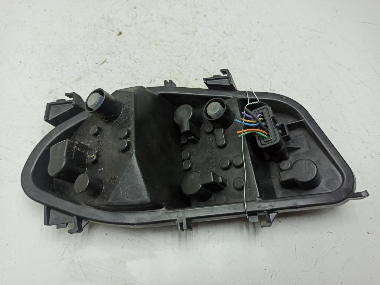 Плата заднего фонаря левого