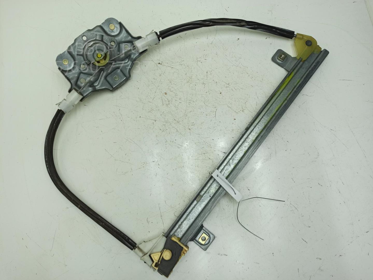 Стеклоподъемник механ. задний левый