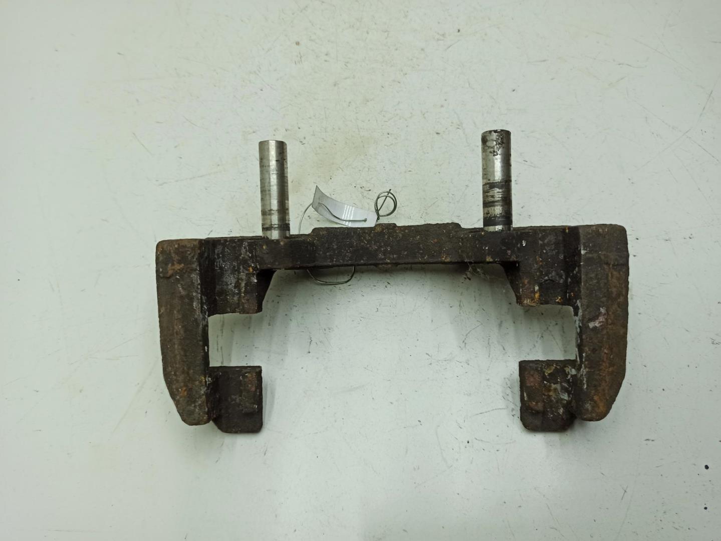 Скоба суппорта переднего