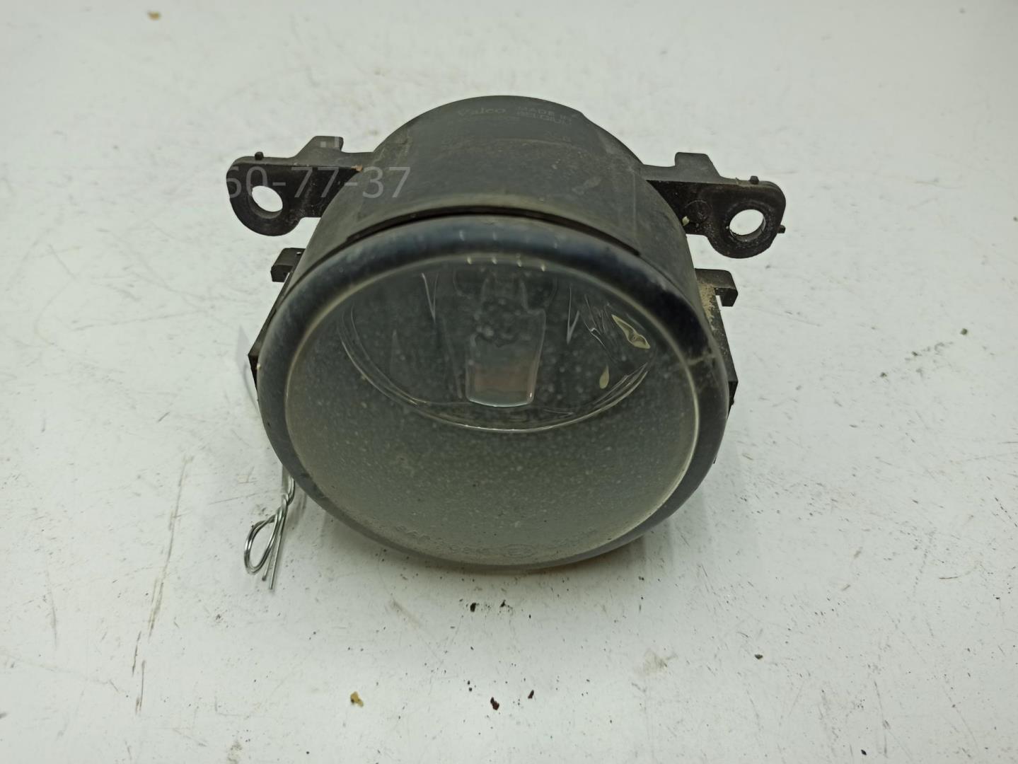 Фара противотуманная левая