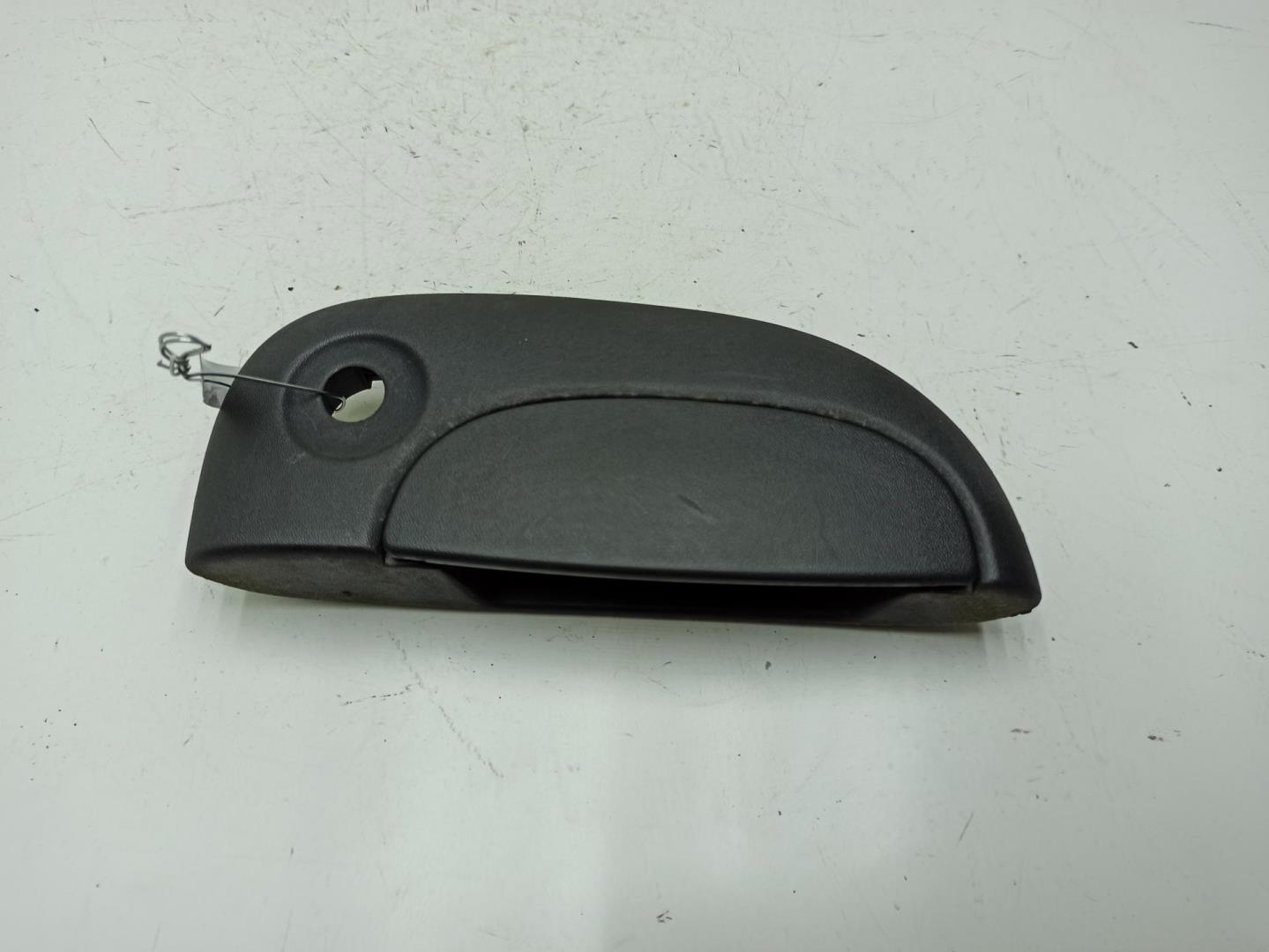 Ручка двери передней наружная правая