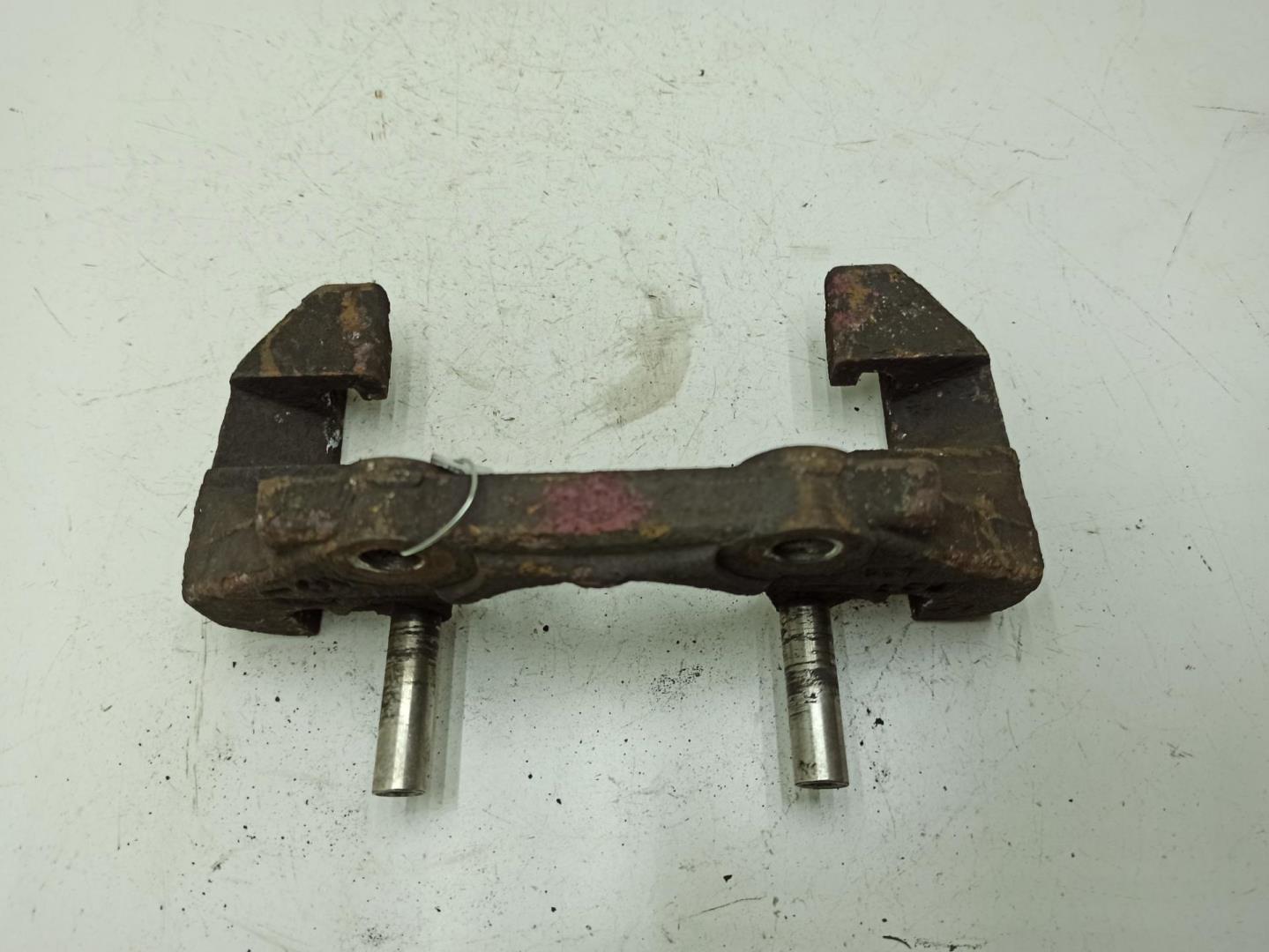 Скоба суппорта переднего