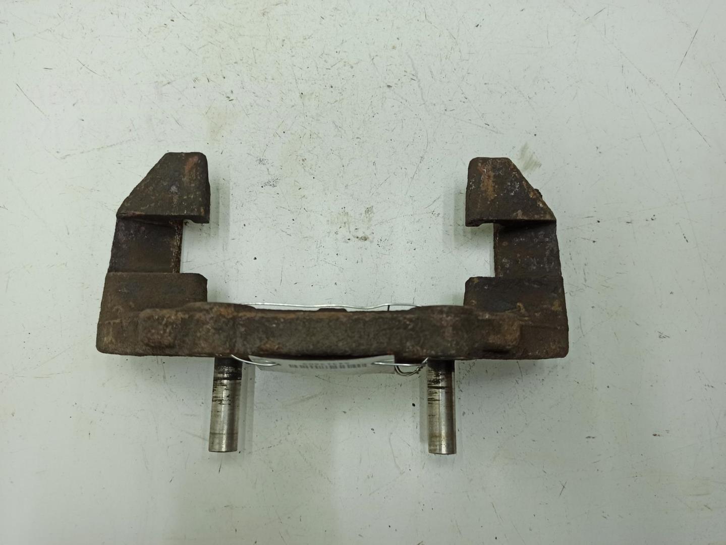 Скоба суппорта переднего