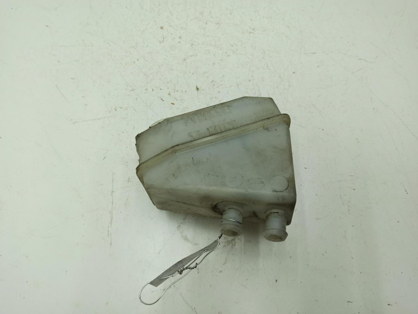 Бачок главного тормозного цилиндра