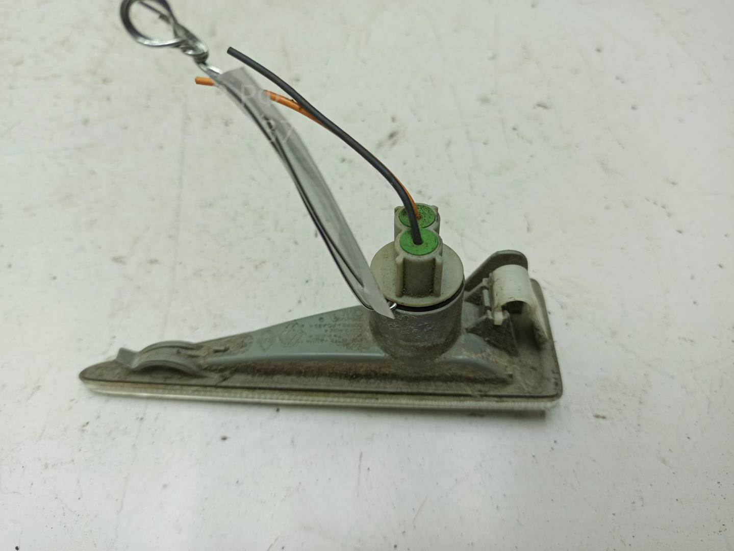 Указатель поворота левый