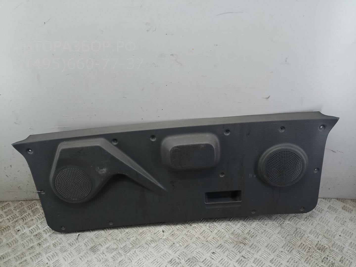 Обшивка крышки багажника