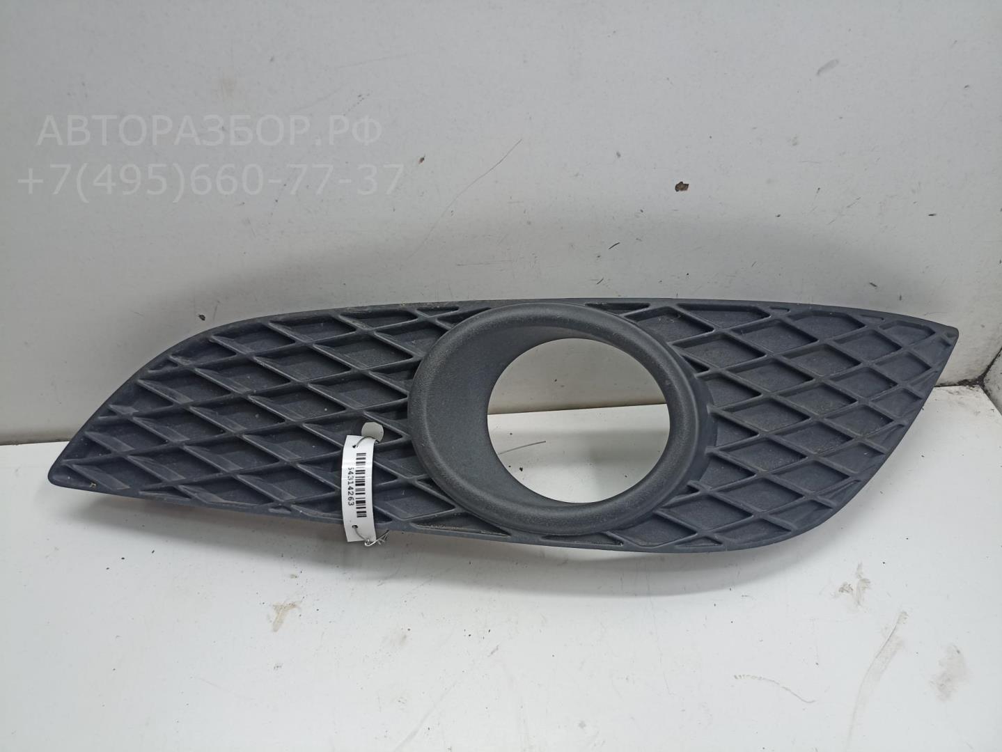 Рамка противотуманной фары левой