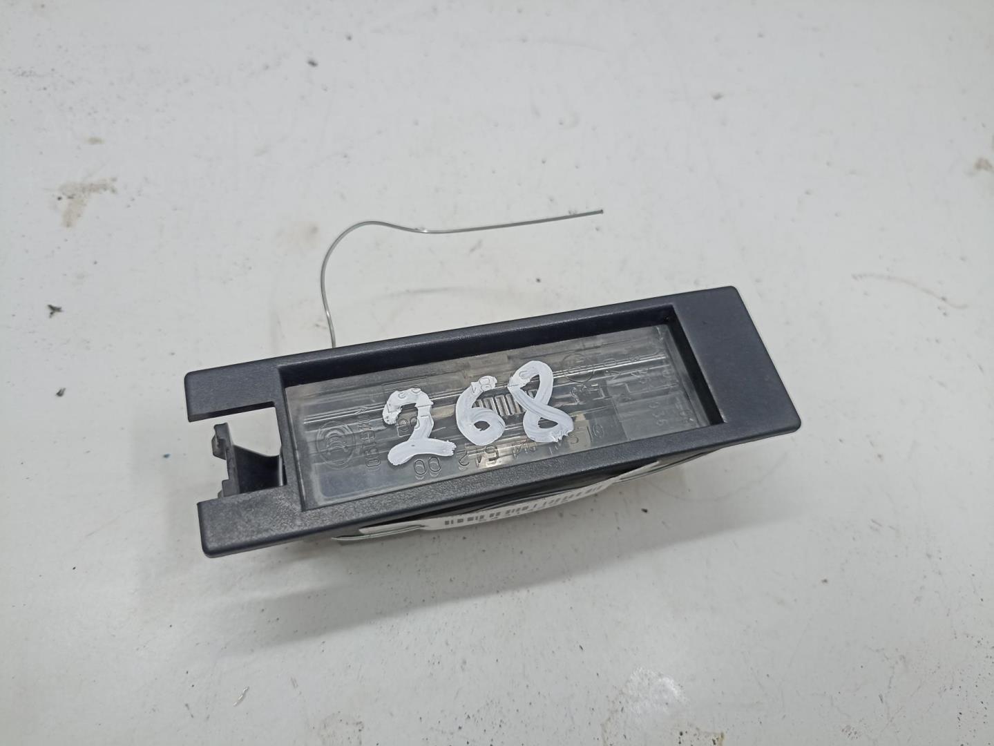 Фонарь подсветки номера