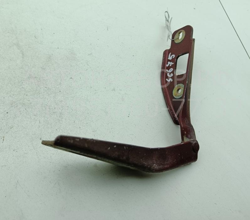 Петля капота левая