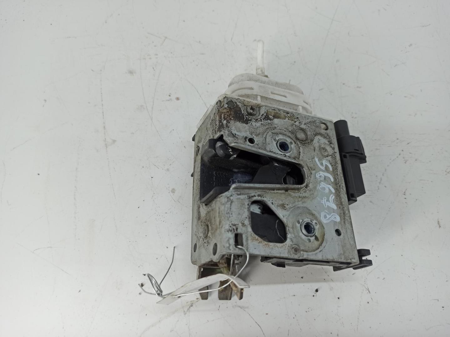 Замок двери передней правой