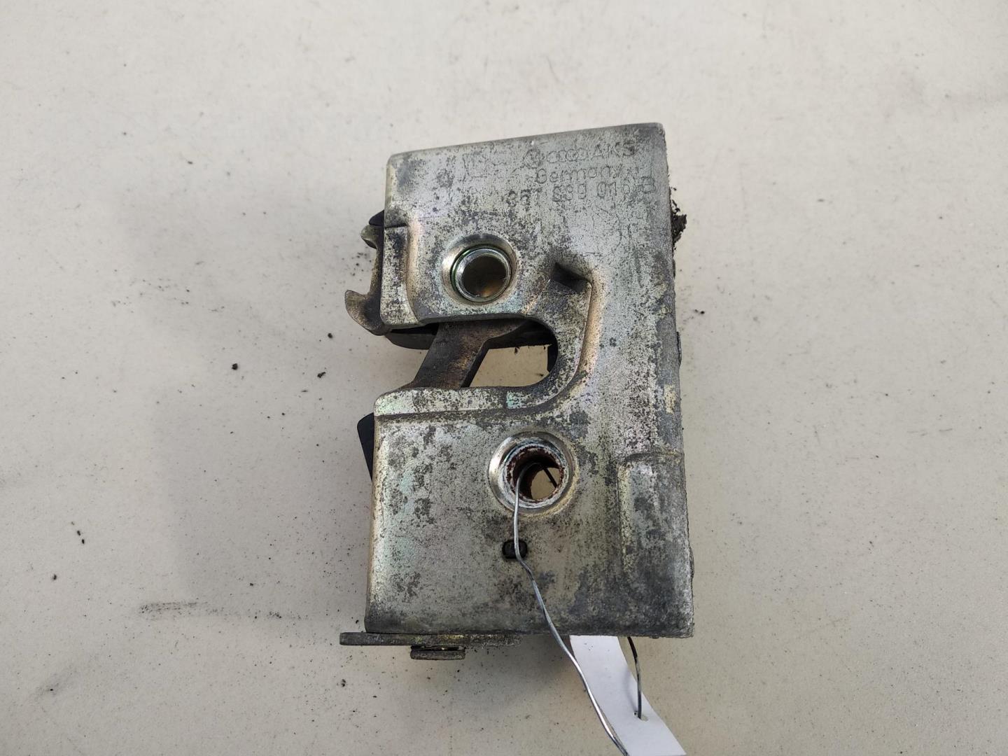 Замок двери задней правой