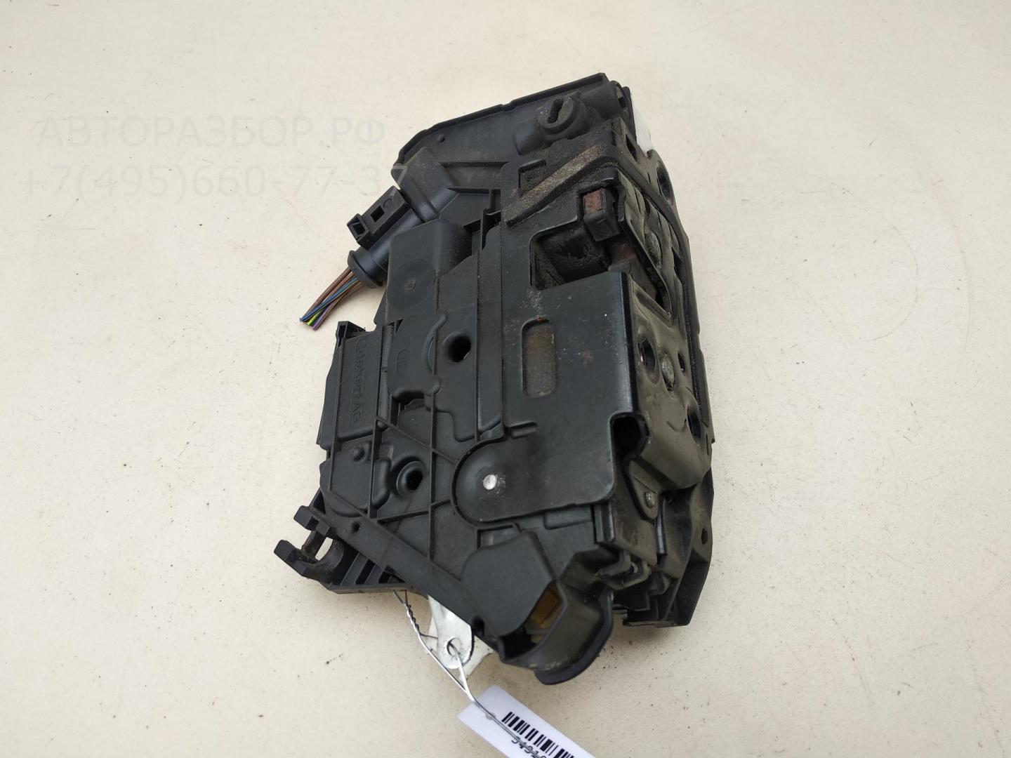 Замок двери задней правой