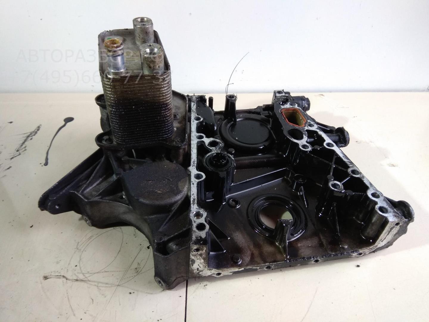 Крышка двигателя передняя