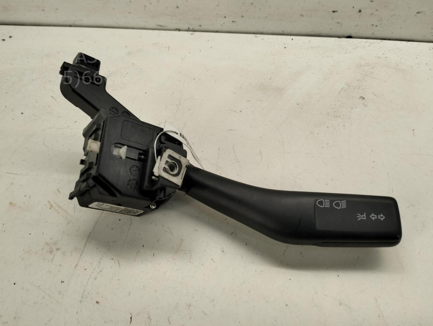 Переключатель поворотов подрулевой