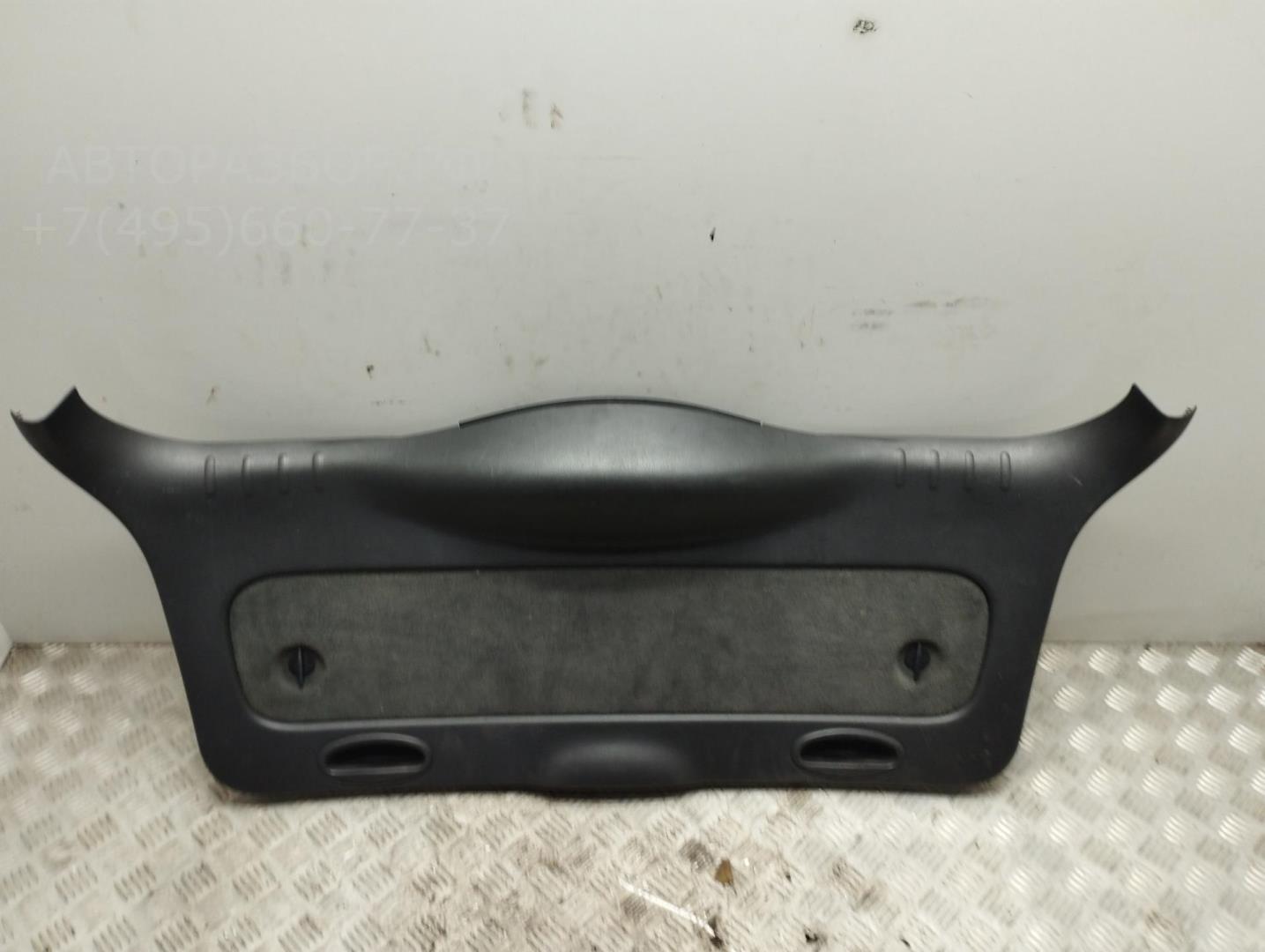 Обшивка крышки багажника