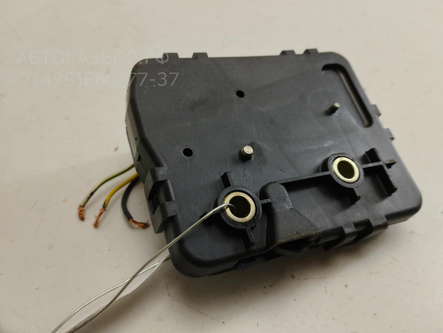 Замок багажника