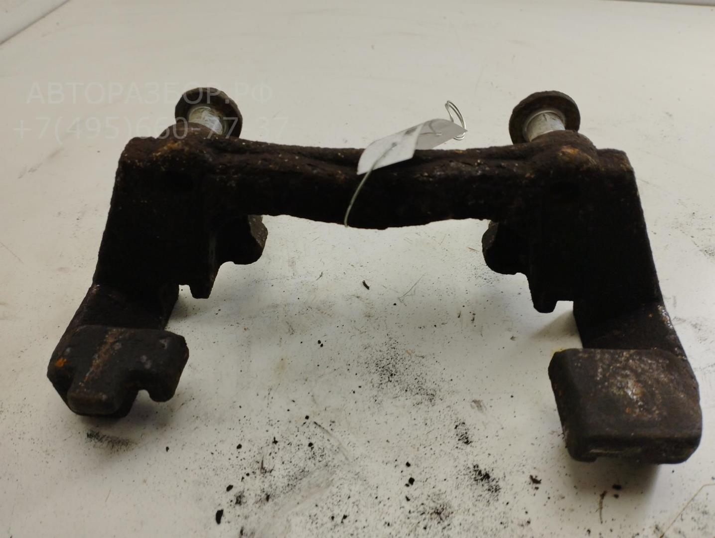 Скоба суппорта переднего