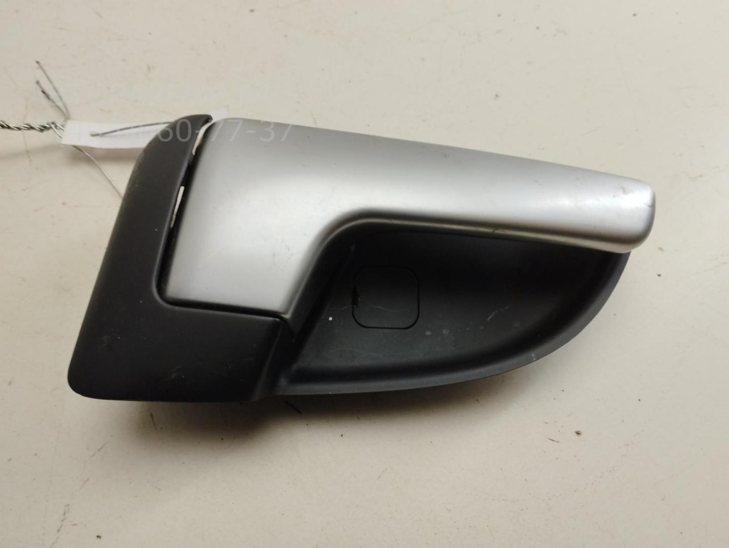 Ручка двери задней внутренняя правая