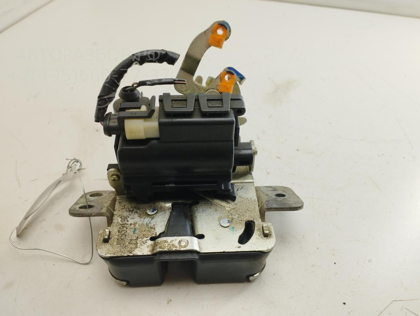 Замок багажника