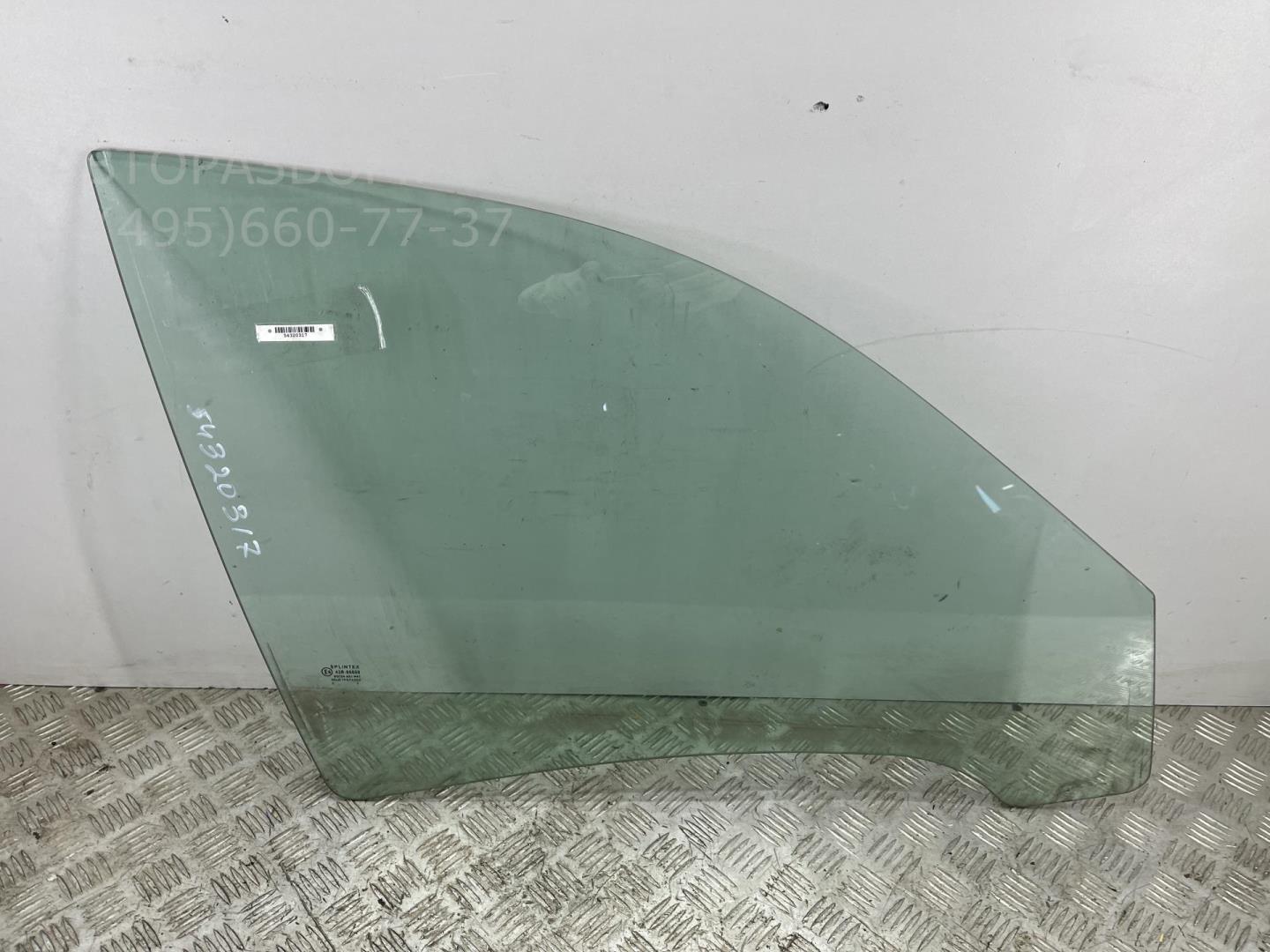 Стекло двери передней правой