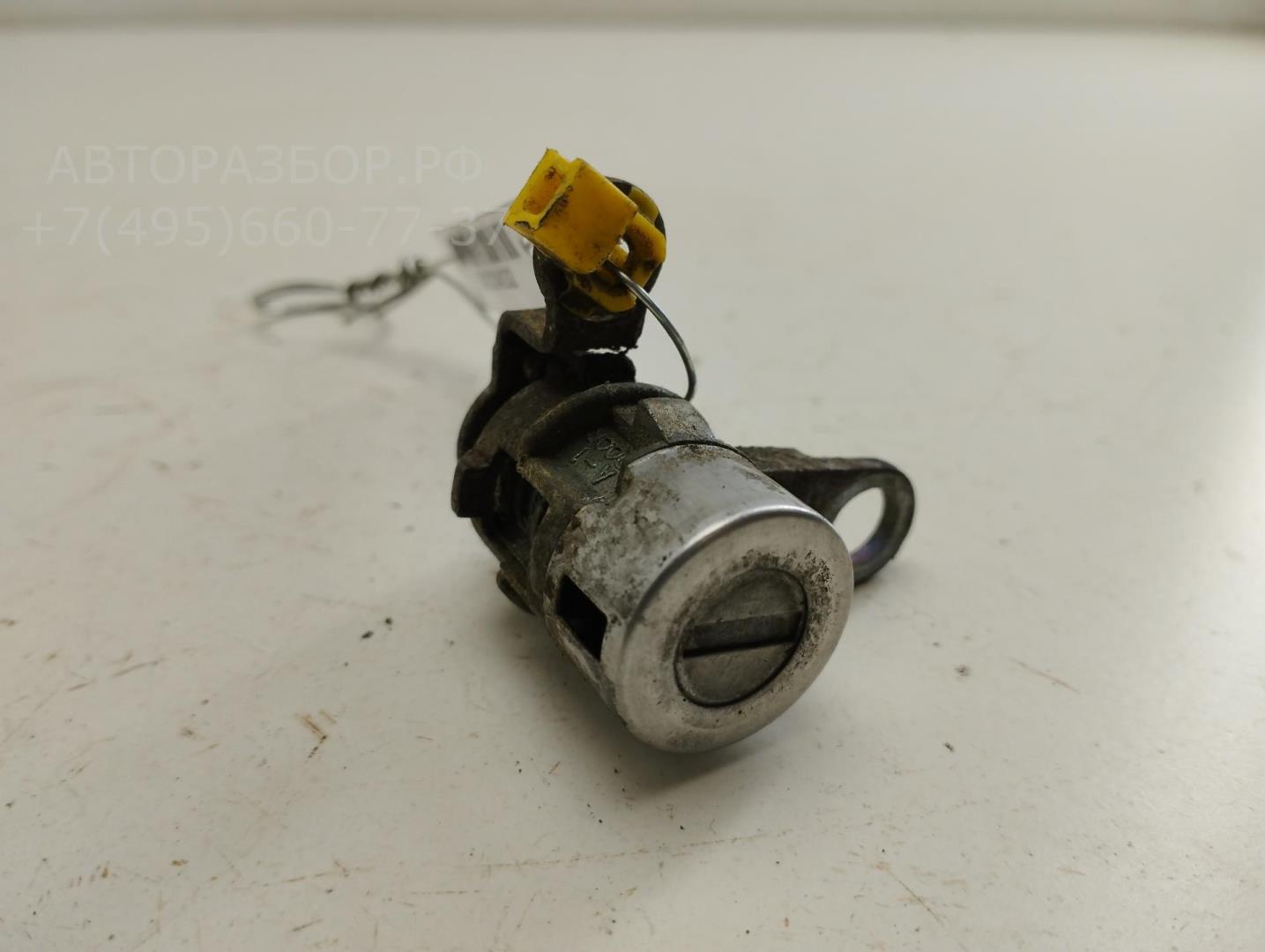 Вставка замка двери