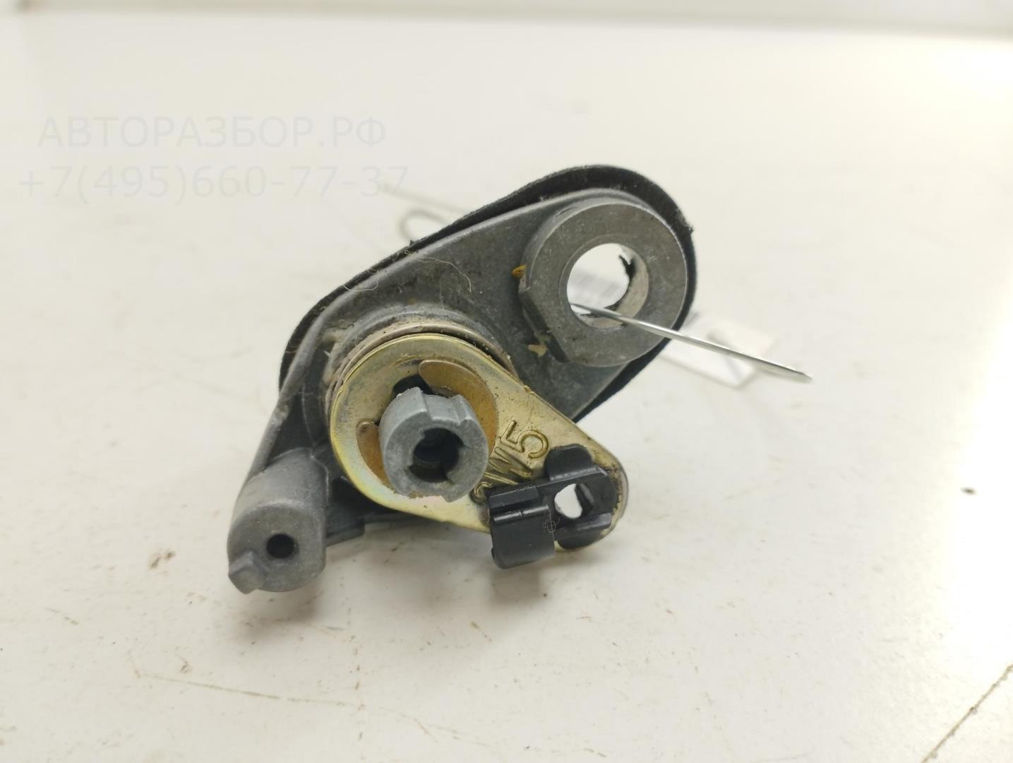 Вставка замка багажника