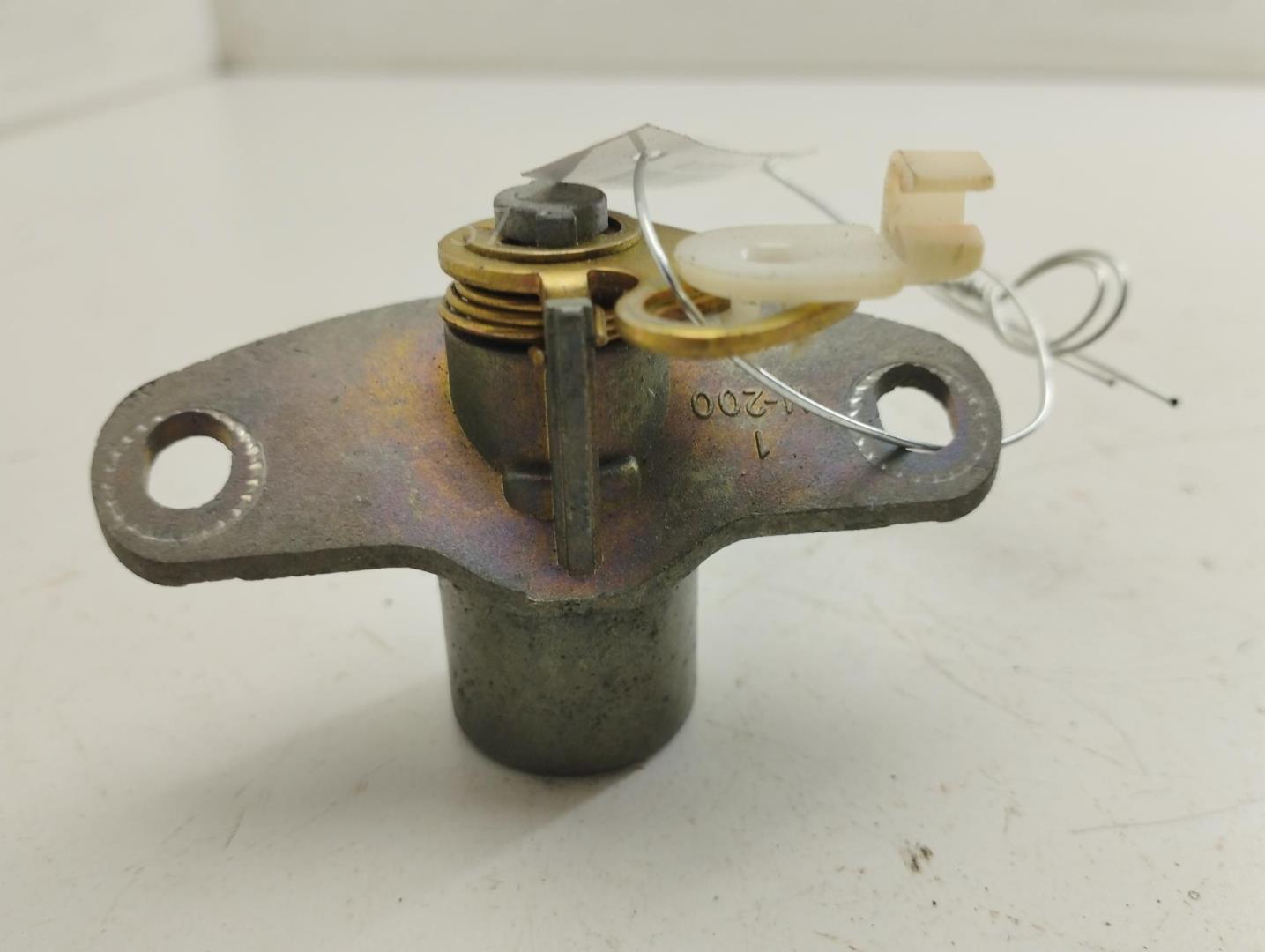 Вставка замка багажника