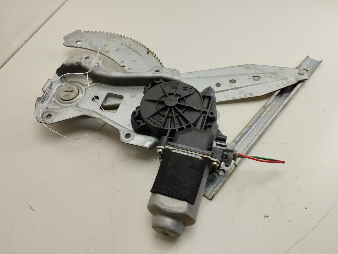 Стеклоподъемник электр. задний левый