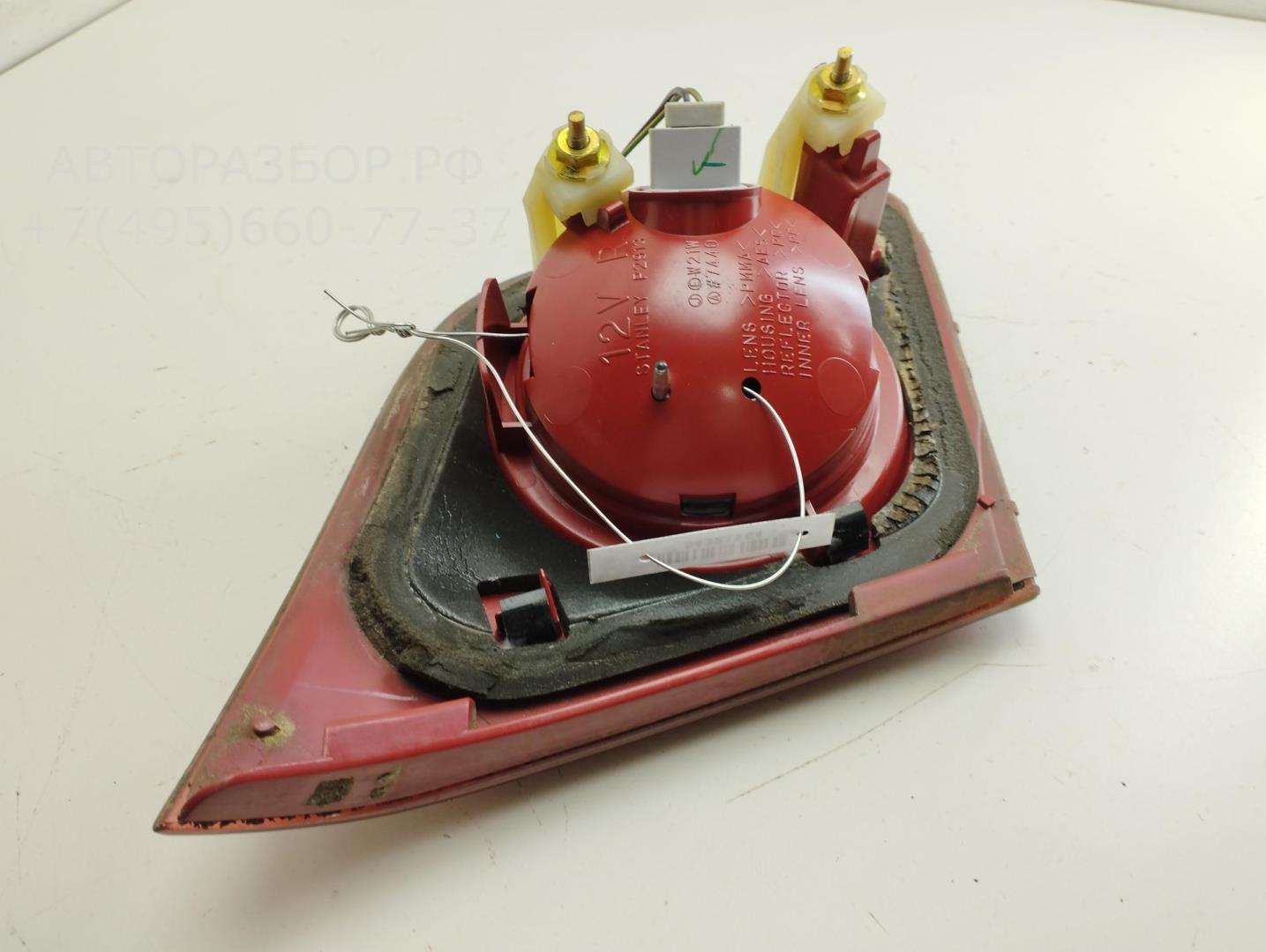 Фонарь задний внутренний правый