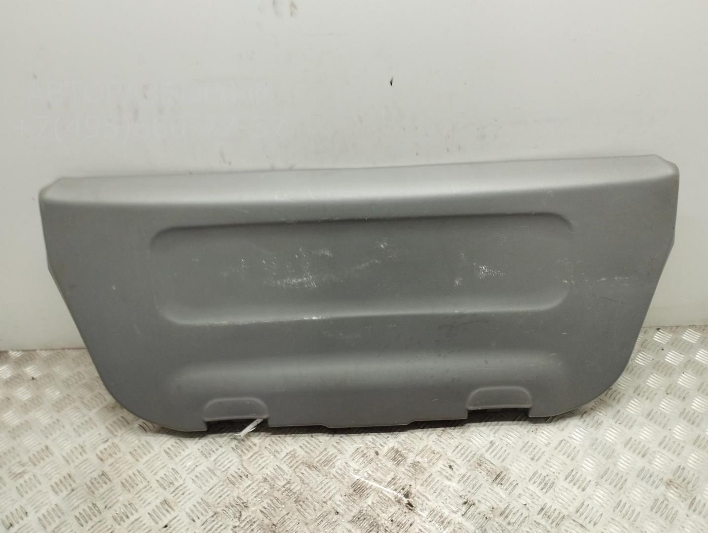 Обшивка крышки багажника