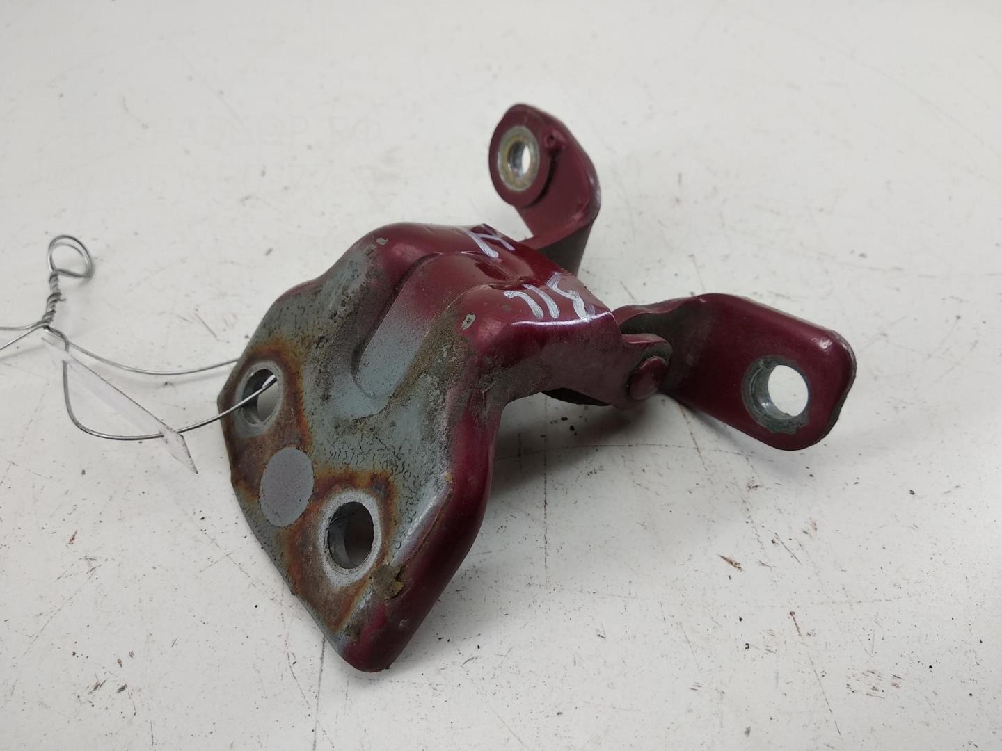 Петля двери